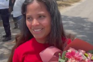 Tras ser deportada, llega a Honduras la esposa de un soldado de EE.UU.