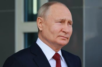 Limosina de lujo de equipo de Putin explota en calles de Moscú