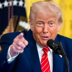 Trump dice que China suministrará tierras raras y EU permitirá llegada de estudiantes