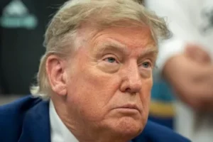 Trump anuncia que EU rompe negociaciones comerciales con Canadá