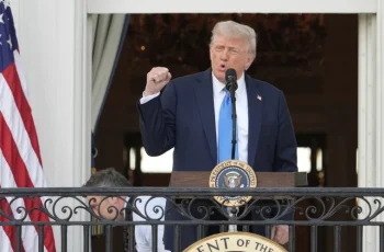 Trump firma prohibición del ingreso a EE.UU. para 12 países y restricciones para otros 7, incluidos Cuba y Venezuela