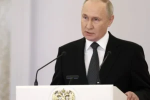 Putin dice a Trump que Rusia ‘no renunciará’ a sus objetivos en Ucrania