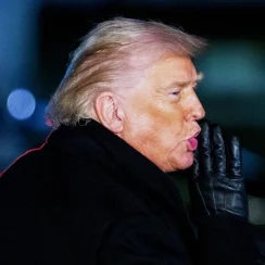 Trump demanda a JPMorgan Chase por $5,000 millones alegando que el banco cerró sus cuentas por motivos políticos