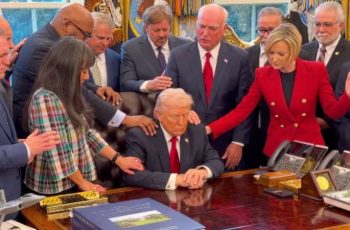 Trump invita a pastores a la Oficina Oval para orar por militares en la guerra de Medio Oriente