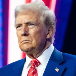 La economía y la guerra contra Irán desploman la popularidad de Trump a su punto más bajo