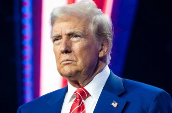 La economía y la guerra contra Irán desploman la popularidad de Trump a su punto más bajo